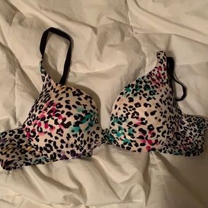 Victoria Secret bra.